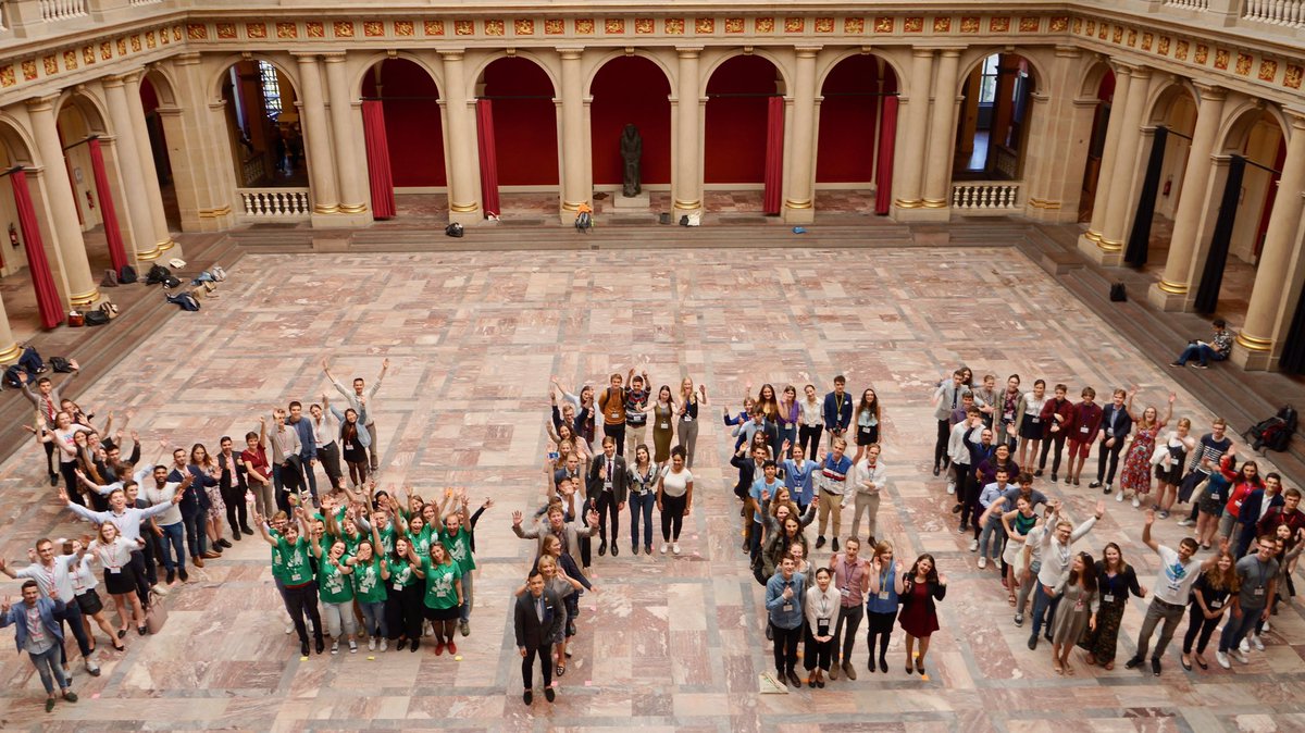 After a guided tour of the city of #Strasbourg, participants arrived this afternoon in the Ortenberg Castle! 

👉 Now, let’s prepare ourselves for the #crisis simulation that will begin tomorrow morning 💪

#ToFedEU