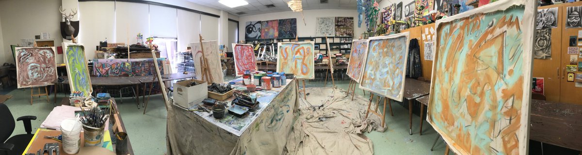 bmchugh00's tweet photo. Responding to what bled through from the back students use an approach inspired de Kooning. #SHCsummer https://t.co/CKcxenwwWG