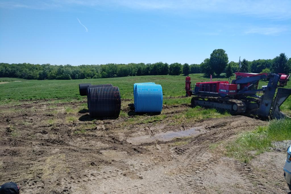 WheatPete's tweet photo. Setting up for the drainage innovation day, tomorrow, Saturday, Huronview location, Clinton. 10 to 4. Cool stuff, hope to see you there!!! https://t.co/vfrAJz4EPp