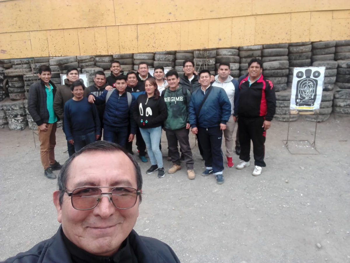 RalVillar2's tweet photo. Bienvenidos nuevos integrantes de la familia Liderman! Después del Programa de Capacitación Liderman, ahora están listos para sumarse a la operación. Éxitos a todos! Recuerden todos los aprendizajes de sus cursos... #LidermanoNada @LidermanOficial https://t.co/aCgnxfJeog