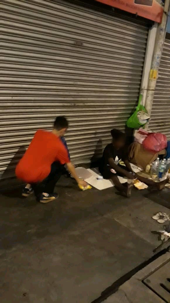 KecharaSoupK's tweet photo. It's a challenge to get volunteers to help during holiday season and by you guys coming, you helped us to run our activity as per usual and we want you to know we are very thankful for that!

#KecharaSoupKitchen #soupkitchen #kechara #volunteer #hungerknowsnobarriers #Malaysia https://t.co/6uf2bzG6Sj