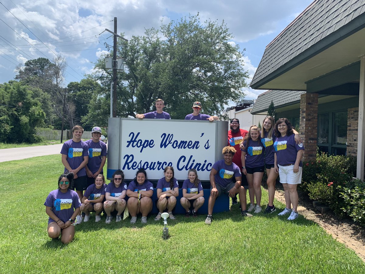 DanBeg1's tweet image. Another mission week in the books. Thank you adults for letting students spend time with you. Thank you students for letting Jesus work in and through you. Thank Jesus for letting me go home today and see Hannah &amp;amp; Luke. #MissionSETX #WhatAreTheOdds #WalkInLight