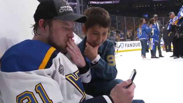 St. Louis Blues - ‪Six-day-old baby Tarasenko is living