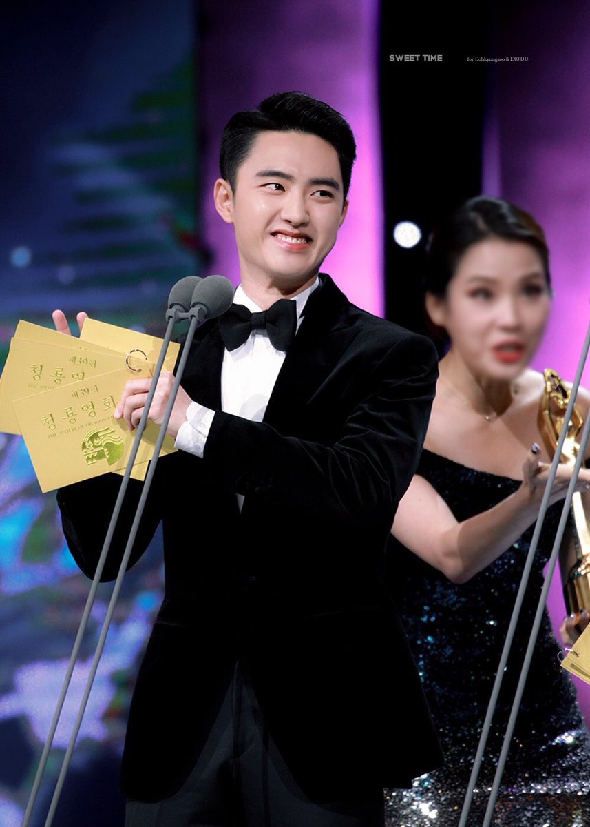 ksoosmiling's tweet photo. missing him https://t.co/5eA5ps0NH4