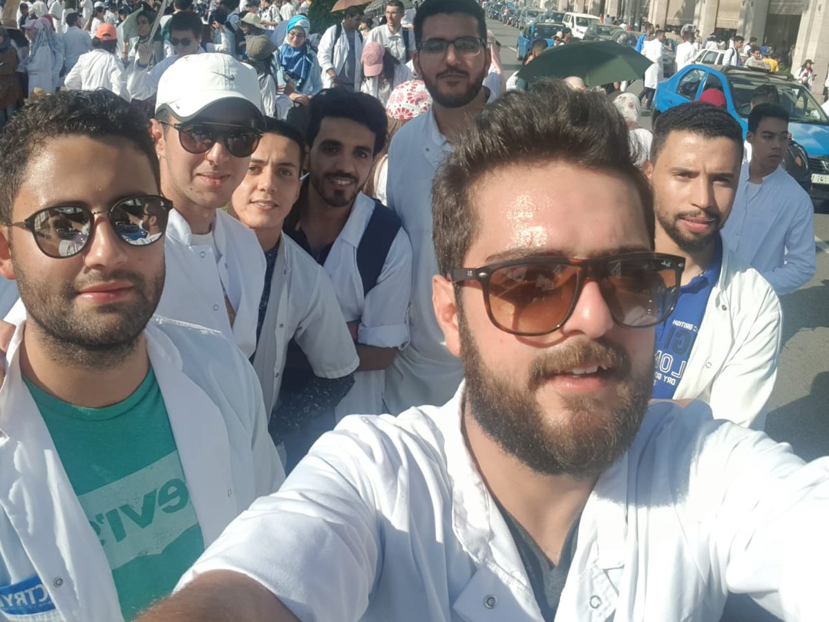 med_benchaou's tweet photo. #DoctorsUnderOppression                                Ne_touche_pas_mon_frère🚫                      Ne_touche_pas_mon professeur 🚫         Ne_touche_pas_mes_parents🚫                 Ne_touche_pas_ma_formation🚫              L’UNION FAIT LA FORCE 💪💪 https://t.co/0Lm9Ay4nOw