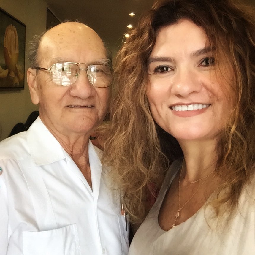 DorysLealMty's tweet photo. @marthadebayle #ParentsSeason My Daddy! https://t.co/L8sGhQ2gS7