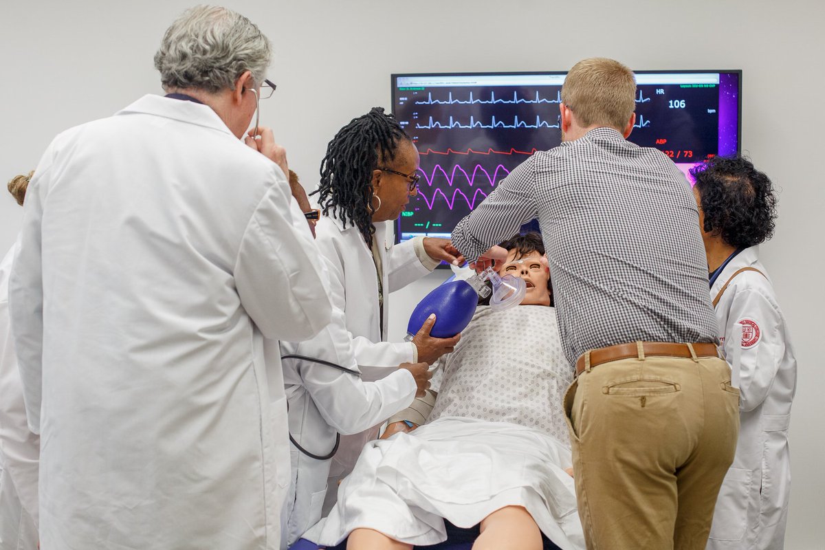 WeillCornell's tweet photo. Recently, #WCM hosted community leaders on campus for #ProjMedEd, an @AAMCtoday initiative.

They visited @englanderipm &amp; @MeyerCancer, engaged w/ standardized pts in the Clinical Skills Center, and saw @WeillCornellGS students present their 3-Minute Thesis winning presentations. https://t.co/TdPZZ235EV
