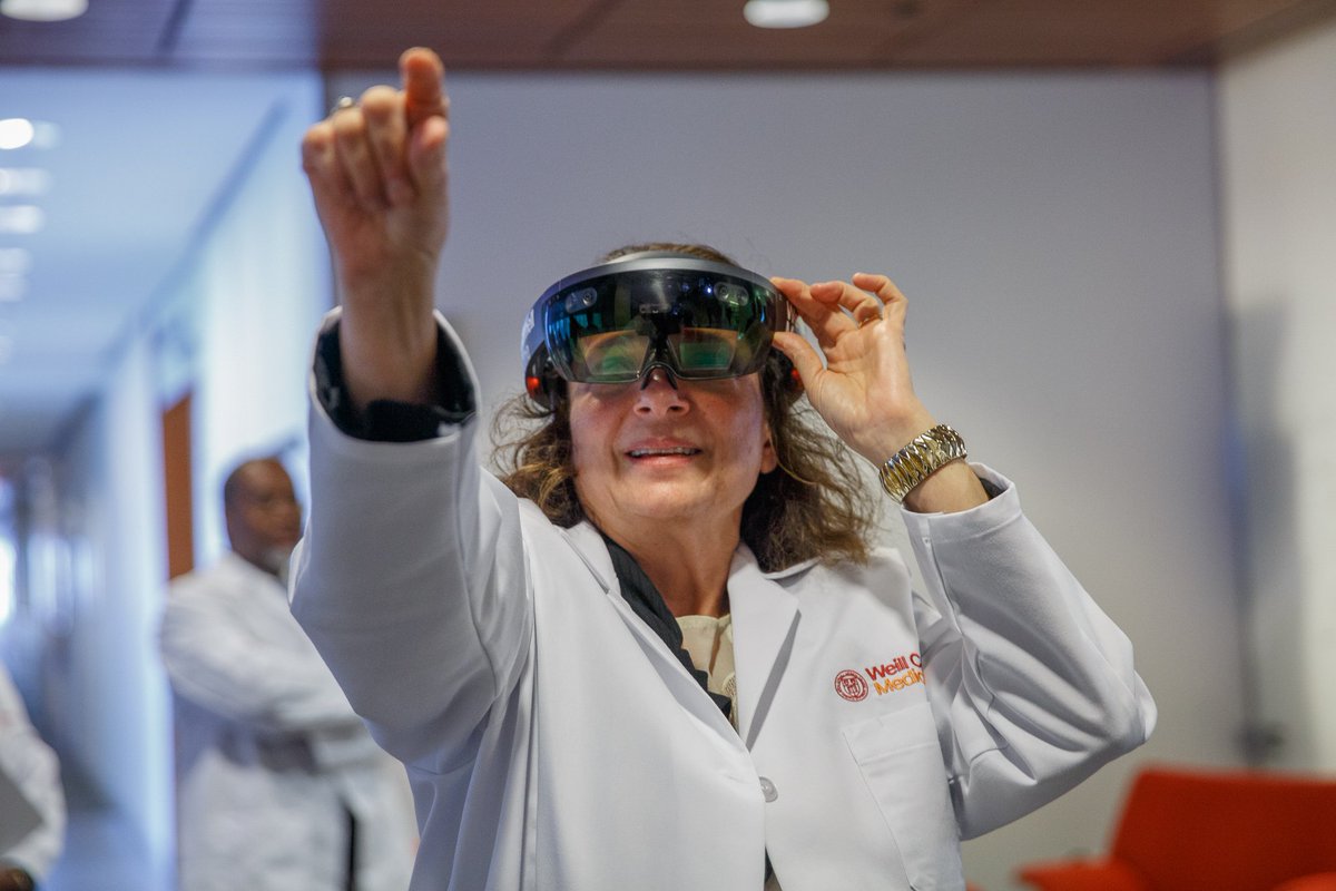 WeillCornell's tweet photo. Recently, #WCM hosted community leaders on campus for #ProjMedEd, an @AAMCtoday initiative.

They visited @englanderipm &amp; @MeyerCancer, engaged w/ standardized pts in the Clinical Skills Center, and saw @WeillCornellGS students present their 3-Minute Thesis winning presentations. https://t.co/TdPZZ235EV