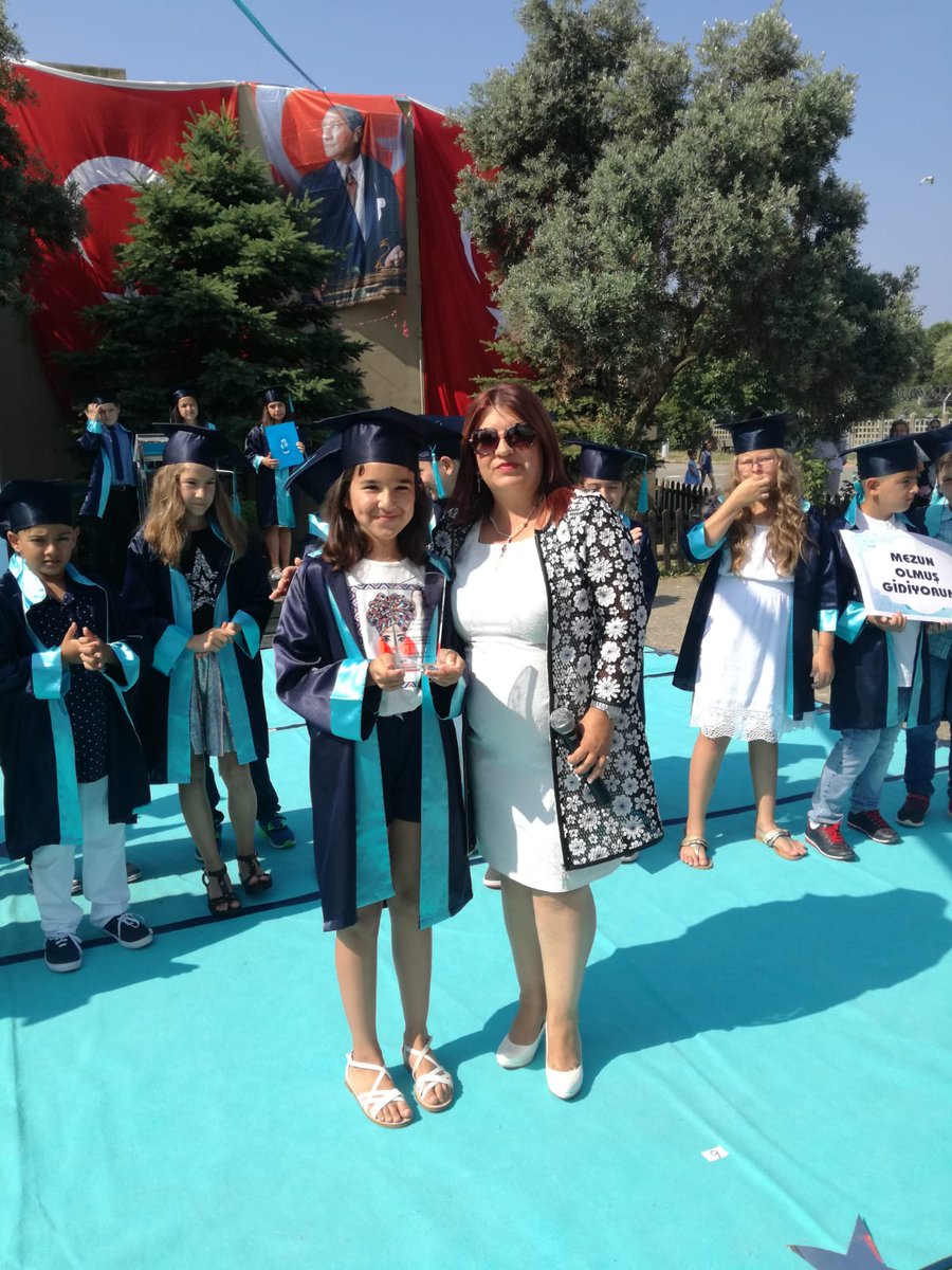 TuzlaBarbaros's tweet photo. DÖRDÜNCÜ SINIFLARIMIZI MEZUN ETTİK 💖💖💖💖 https://t.co/DIT2Zn8JN1