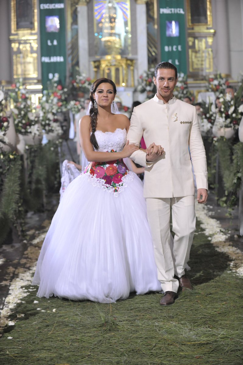Wedding Dresses Wedding Gowns Bridal Gowns Maite Perroni Mi Pecado Wedding Dress