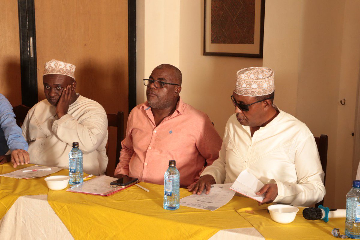 LynnCiiku's tweet photo. Currently ongoing, is the @KIMKenya Mombasa Members Forum at the Royal court hotel.
#KIMinMombasa
#KIM2019
#KIMMombasabranch
@MuriithiNdegwa
@NyamburaKe https://t.co/PFiy6smZlO