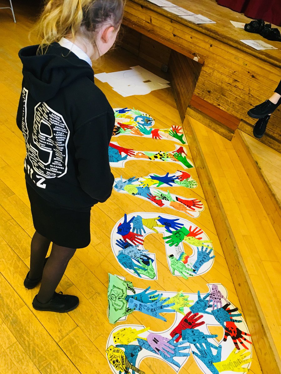 InverkeithingA1's tweet photo. Had the pleasure of meeting P7s today for a project on ‘Diversity@IHS’ led be Art and social subjects teacher miss Dempster. We spent the day getting to know one another, interviewing our neighbour and making new friends. What a lovely bunch of S1 pupils! @IHSupdates https://t.co/XoQ8j0kX24