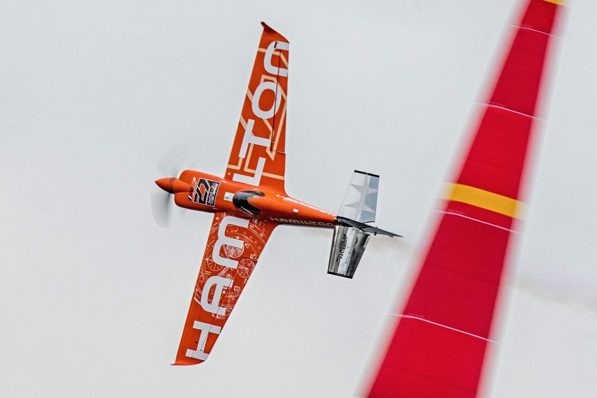 nicolasivanoff's tweet photo. Mauvais feeling dans la première séance d'essais avec cette 11ème place, 5ème de la deuxième!! On doit encore analyser et améliorer les trajectoires pour la FP3 demain 👍✈🔥 
#airrace #redbullairrace #life #FridayFeeling #weekend #nicolasivanoff #avgeek https://t.co/9Z9JNyRNoX