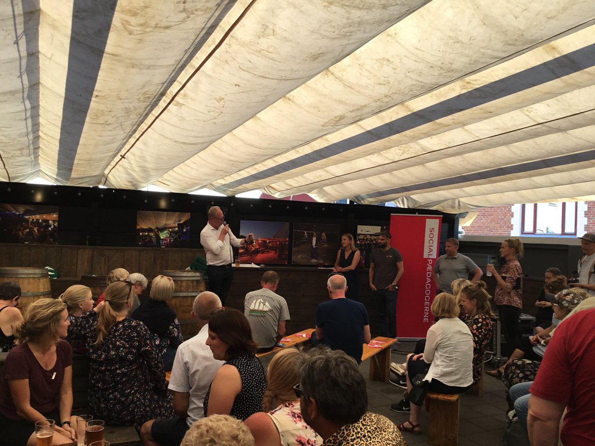 Bs68Sohn's tweet photo. #socialpolitiknu på dagsorden på #fmdk19 
Gode oplæg af både @TrineTorp @socialpaed Flemming Bærnthsen og @BennyAndersen
#fmdk #bornholm #dksocial https://t.co/6Ad6Q7AcMJ