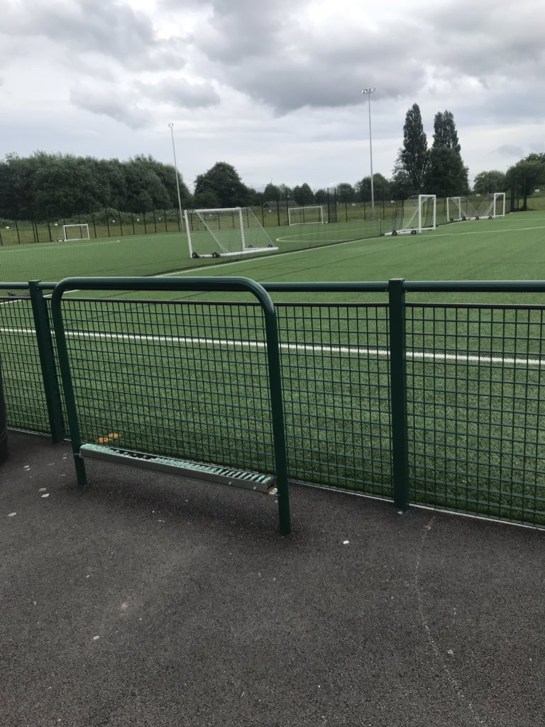 FcMoston's tweet photo. Moston valley training tonight for u6s, u7s, u9s u11s #howwespendourfridaynights #mostonvalley #football https://t.co/eodRdZDiQw