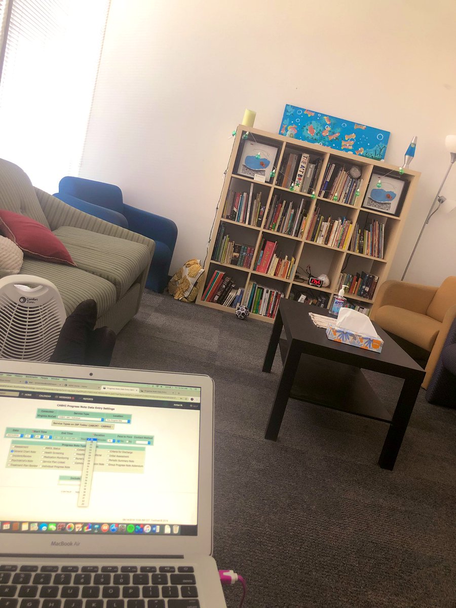 _Bezzy's tweet image. Friday morning documentation 😩 #FutureLCSW