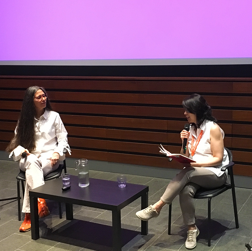 _abtec_'s tweet photo. Here’s @Skawennati presenting her talk, 𝙏𝙤𝙬𝙖𝙧𝙙𝙨 𝙏𝙝𝙧𝙞𝙫𝙖𝙣𝙘𝙚, in conversation with Dr. Alice Ming Wai Jim at the 2019 Global Asia/Pacific Art Exchange at Concordia University! #skawennati #iif #abtec #indigenousfutures #gax2019 #thrivance @Milieux_news @CU_FineArts https://t.co/BxUjmqsiRU