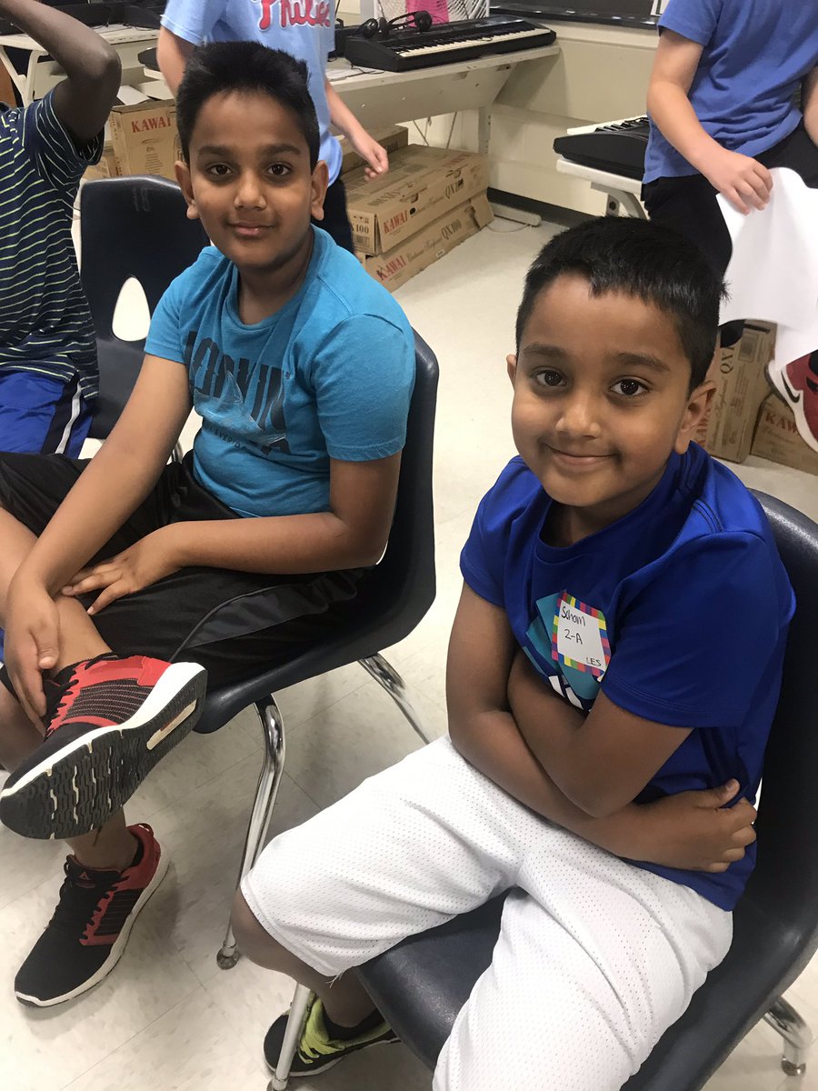 Char_lu91's tweet photo. Siblings unite a Unity Day #lesltps #lis #unityday https://t.co/WMpTWjV9te