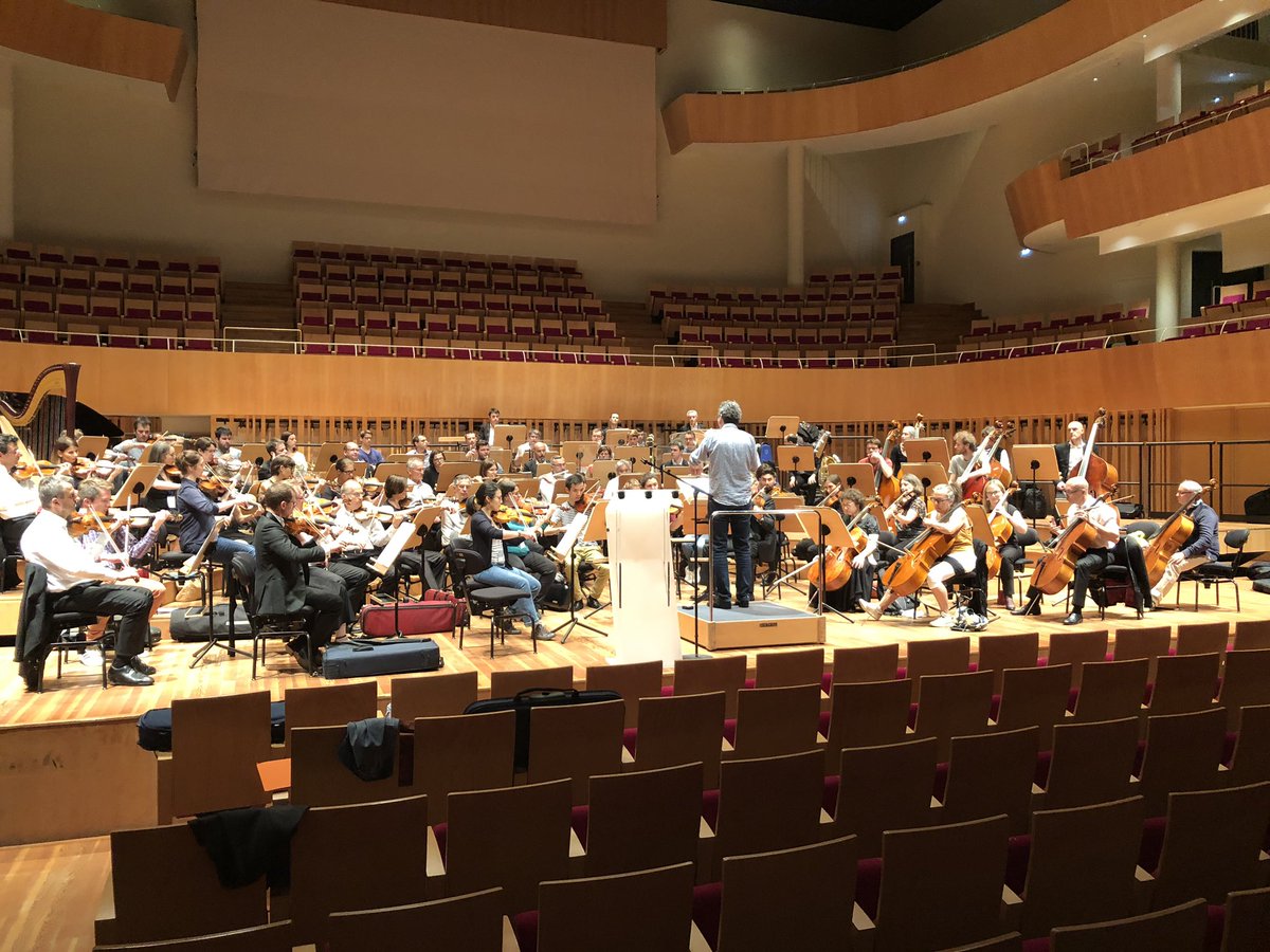 Ol_Roland's tweet photo. 🎼Répétition de l’orchestre @EDFOfficiel avant la réception de plus de 1000 invités d’#EDFCommerceSudOuest ce soir à l’auditorium de l’#OperaNational de #Bordeaux. Je suis très fier de les accueillir ce soir !🎻 https://t.co/4FTzNzGagq