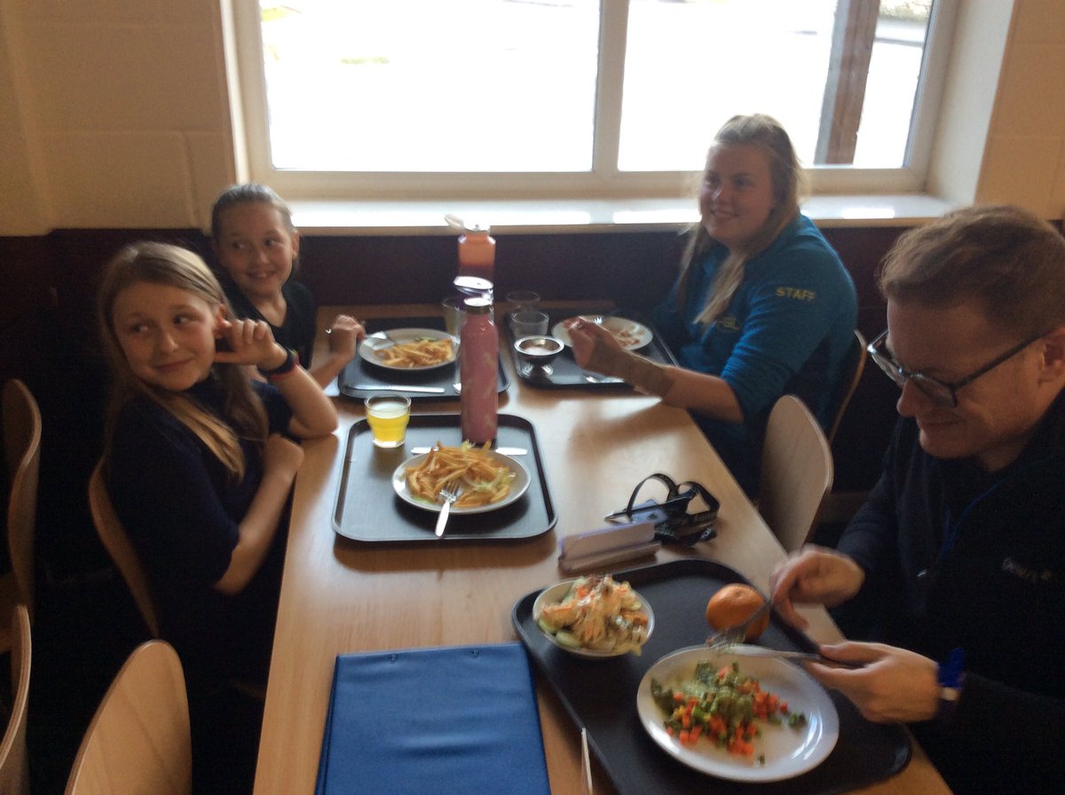 stcharleshullY6's tweet photo. Dinner is served #stcharles #residential https://t.co/z53uhU6LZ5