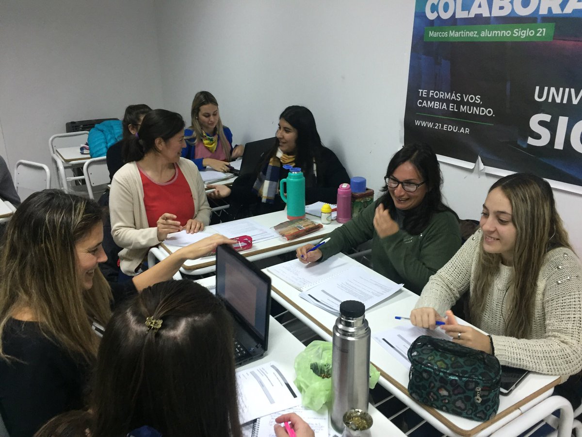 ciiehenderson's tweet photo. 1er enc. del curso “La construcción de conocimientos espaciales en las salas” con la cap. @monicalopez1711 Reflexionaron sobre qué situac. de enseñanza de espacio enriquecen los distintos ámbitos de experiencia y desarrollan capacidades. Trabajando con  el nuevo DC @VicZorraquin https://t.co/mfg2ni5usx