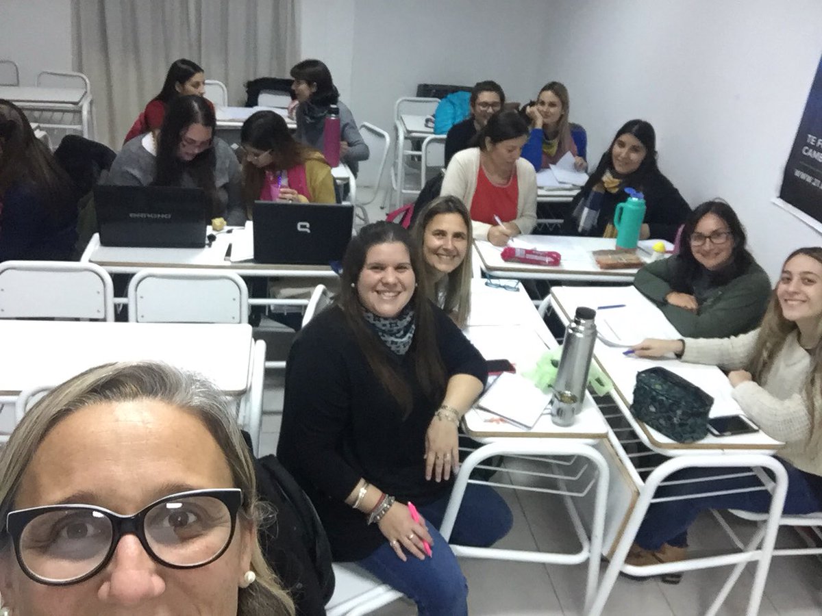 ciiehenderson's tweet photo. 1er enc. del curso “La construcción de conocimientos espaciales en las salas” con la cap. @monicalopez1711 Reflexionaron sobre qué situac. de enseñanza de espacio enriquecen los distintos ámbitos de experiencia y desarrollan capacidades. Trabajando con  el nuevo DC @VicZorraquin https://t.co/mfg2ni5usx