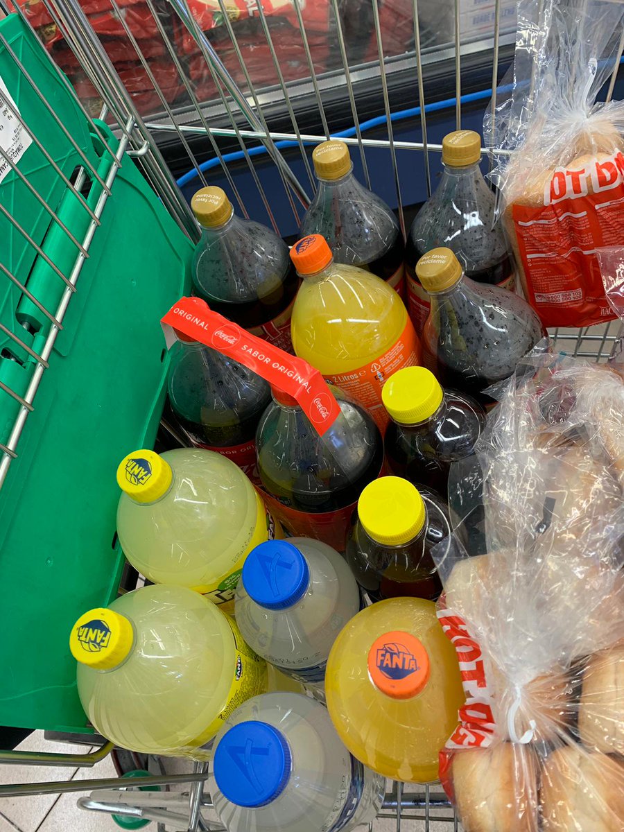 AFAPia_LuzCa's tweet photo. Tot a punt per la festa 360 de demà , entrepans i begudes de 9 a 14 i gran sorpresa final , t'esperem! @escolapialuzca https://t.co/mxiXyfmWZZ