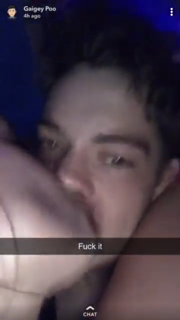 DewatersElias's tweet photo. This mans has gotta tune it down for the summer😳🥴🤪🤢 https://t.co/weQZCy893b