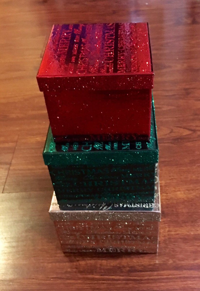 GoodKittyNats's tweet photo. Christmas Gift Set - Luxury Spa Three Tier Holiday Bath &amp; Beauty Present https://t.co/zUucJ2ALki #HandcraftedSoap #Bathfizzy #Naturalskincare #EtsyShop #Handmade #Etsy #GKN #GoodKittyNaturals #Bathbomb #Skincare #ChristmasGiftBox https://t.co/BUOBmgT8sg