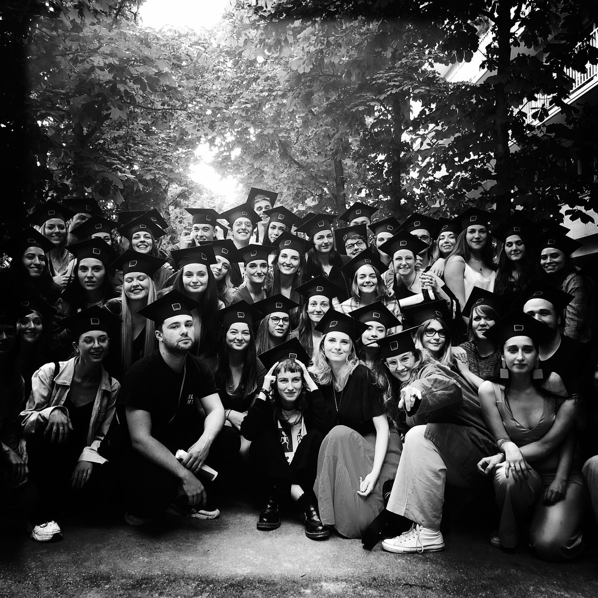 #souvenir #émouvant avec nos #étudiants #graphicdesign ❤️#motiondesign ❤️ <a href="/EcoleLISAA/">LISAA</a> #PROMO 2019 <a href="/ConstanceGrison/">Constance Grison</a> <a href="/Agnes_Nicolas/">Agnès Nicolas Ifker</a> <a href="/maud_andrea/">Maud-Andréa Bidet</a> <a href="/MantiaTraore/">Mantia Traoré</a>