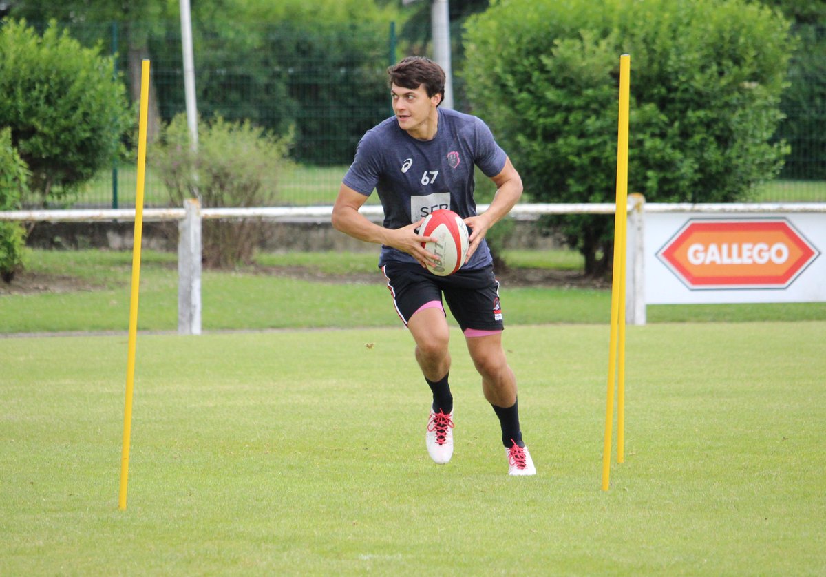 StadoTPR's tweet photo. Nos joueurs préparent la 1/2 finale du Challenge Yves-du-Manoir face à l'Union Cognac saint-Jean-d'Angély. Rendez-vous à Villeneuve-sur-Lot dimanche à 16h00 ! Venez nombreux pour soutenir votre équipe !
#AllezStado🔴⚪ #ChallengeYvesDuManoir #STPRUCS https://t.co/ioVaEA0izI