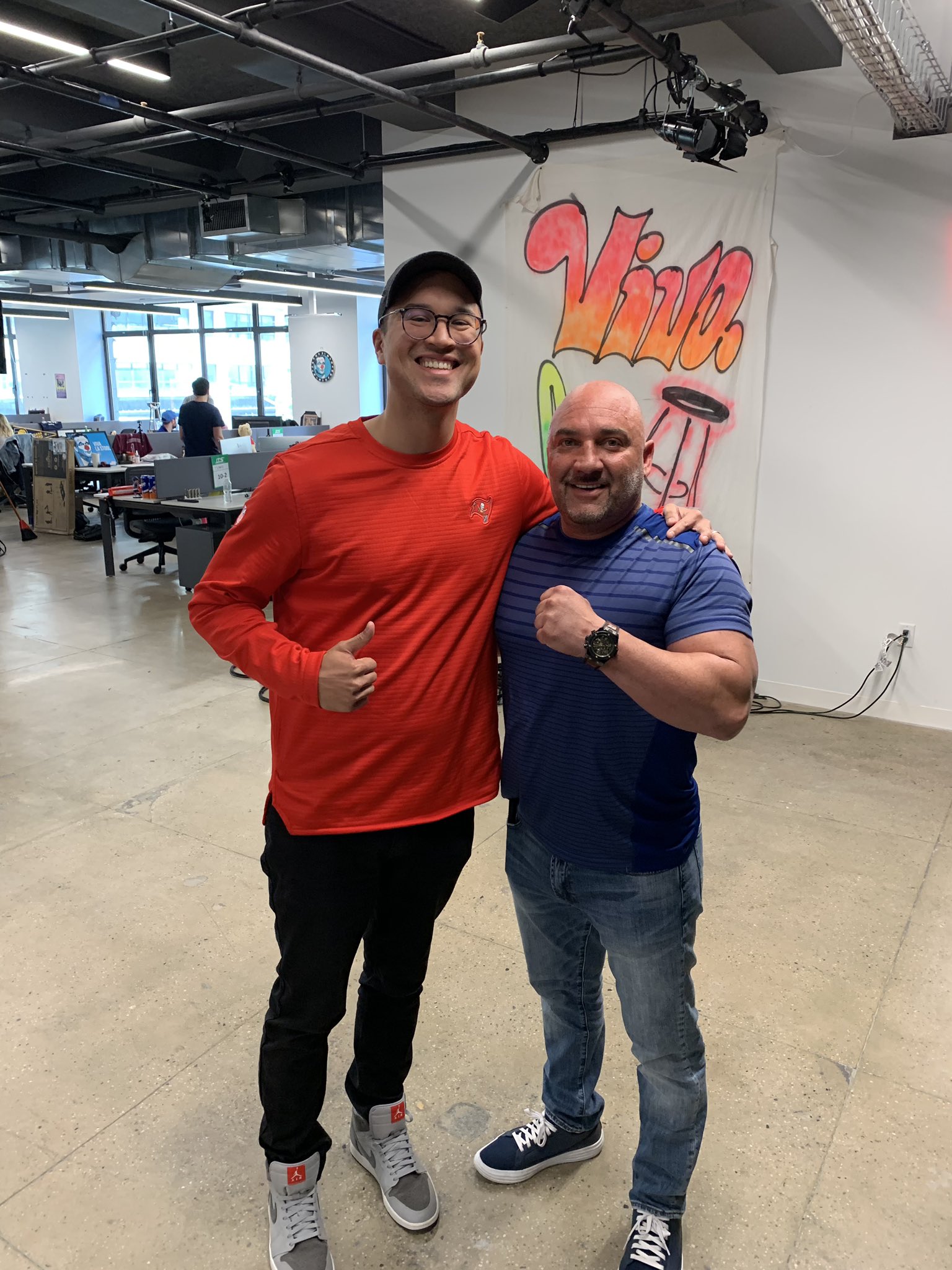 DAT THERE! on Twitter "CHEAH_SAY JayGlazer How tall is Jay Glazer?" / Twitter