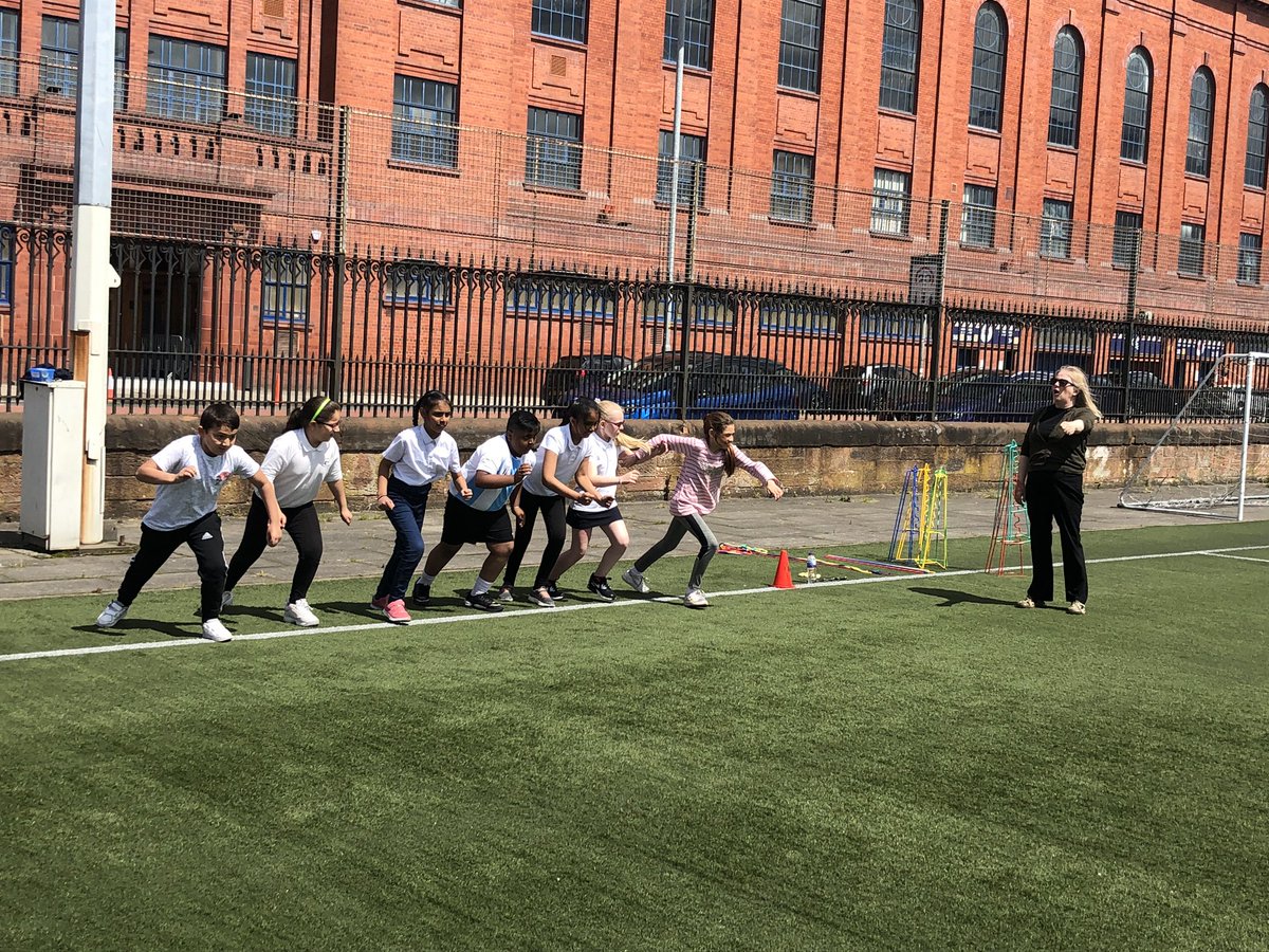 MrTu1874's tweet photo. Fun in the sun at sports day!! 🏅🏅 https://t.co/e6AOzN5eTt
