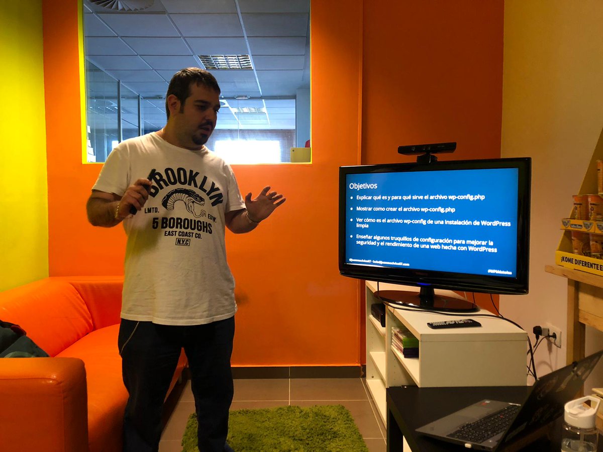 WPMostoles's tweet photo. Hoy tenemos a @juanmacivico87 enseñándonos a vitaminar el fichero wp-co fig.php 🤘🤘🤘🤘

Los más técnicos del grupo no han faltado a la cita 😁

#wpmostoles
#mostoles
#meetup
#wordpress
#wpconfig
#web https://t.co/j99rtfvlFc