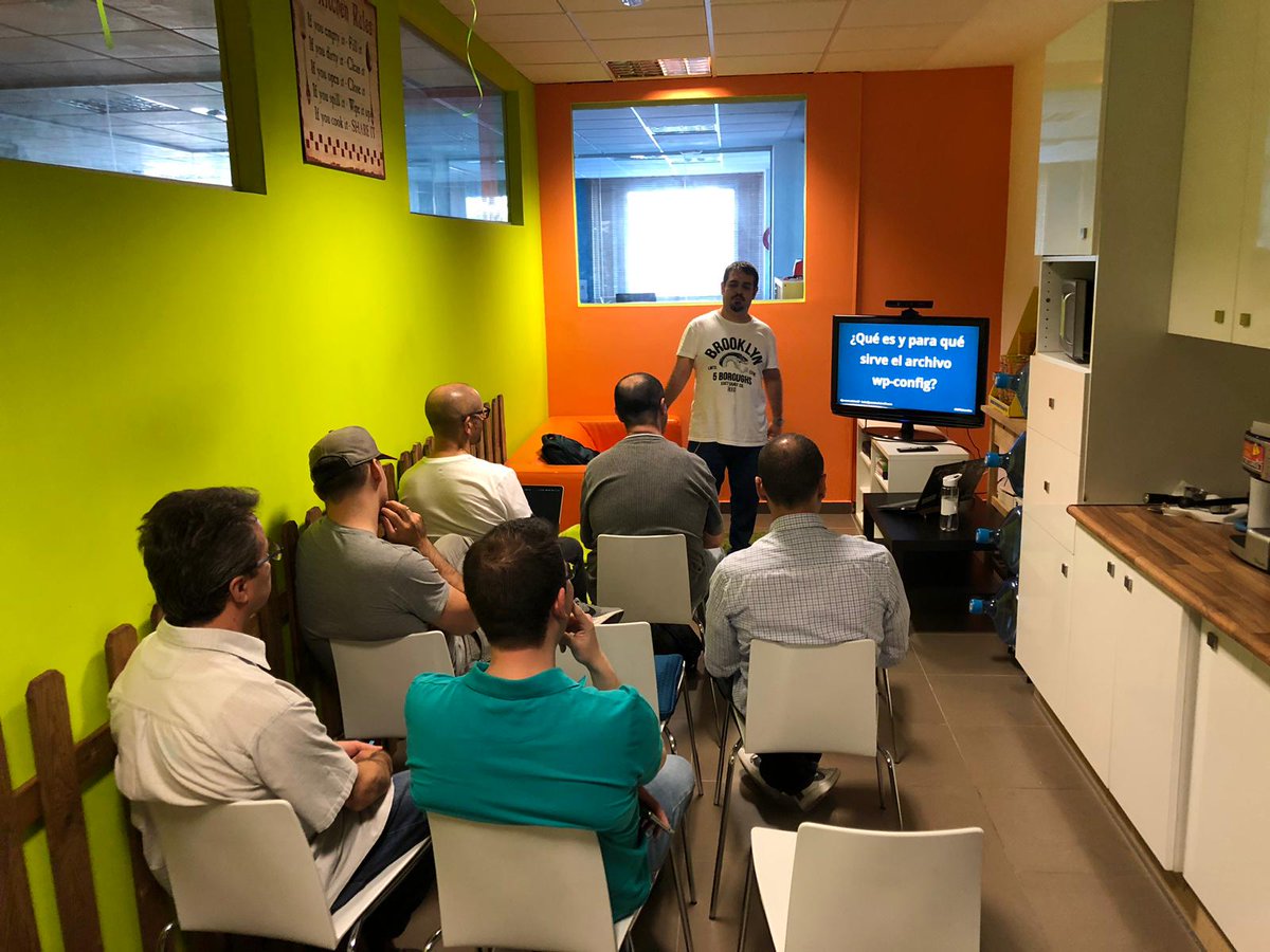 WPMostoles's tweet photo. Hoy tenemos a @juanmacivico87 enseñándonos a vitaminar el fichero wp-co fig.php 🤘🤘🤘🤘

Los más técnicos del grupo no han faltado a la cita 😁

#wpmostoles
#mostoles
#meetup
#wordpress
#wpconfig
#web https://t.co/j99rtfvlFc