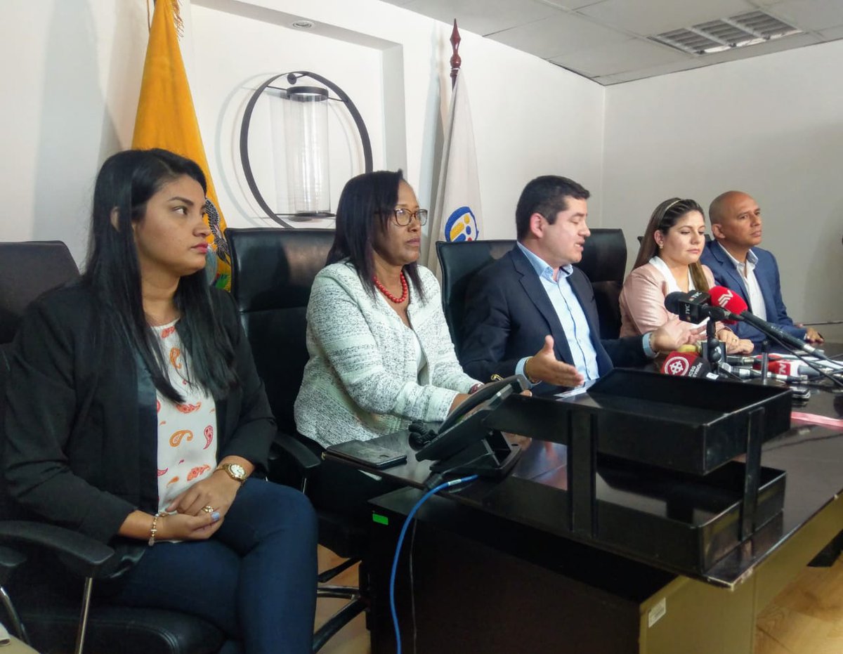 Informamos a la ciudadanía que el Consejo Transitorio ha dejado las instalaciones vacías, sin la información que debieron entregar como muestra de responsabilidad. 
No se encuentran las actas de las sesiones de los plenos, ni los archivos de lo que cada consejero trabajó.