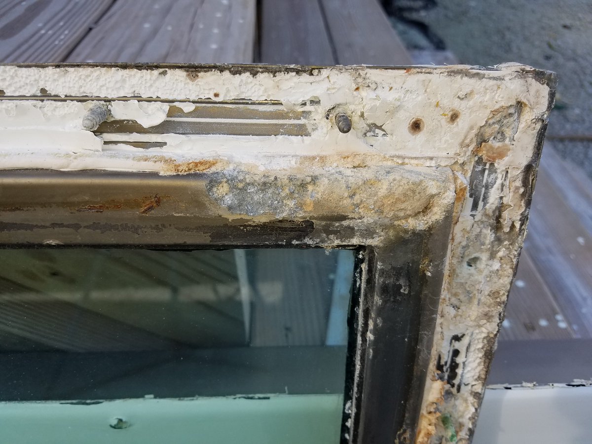 BoatWindowFrame's tweet image. One of our finds during a window removal \ installation. Not pretty.