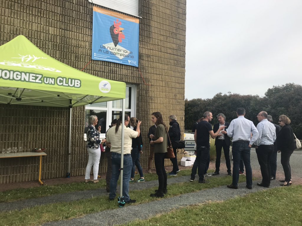 NumericCampagne's tweet photo. La première journée du #NALC2019 de terminé avec un beau moment de #convivialité. 🥂

Merci à tous les participants et intervenants pour cette journée riche en partage. 😊

#Printempsdelinnovation @AngersTech @clubcella @monagraphic https://t.co/t0qQmlnUfs
