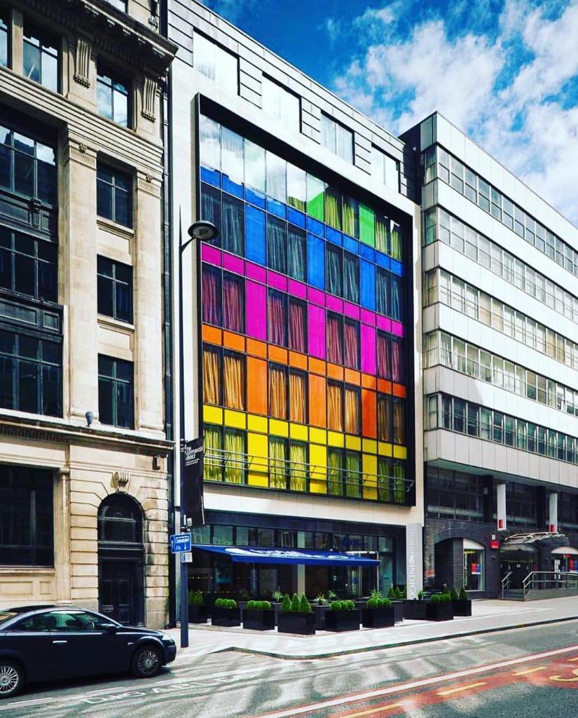 hotelindigo's tweet image. Happy #Pride Month! We're celebrating the people, stories, and neighborhoods that make the #ColorOfDiscovery the #ColorOfPride.

📸: valorhotels 📍: Hotel Indigo Liverpool