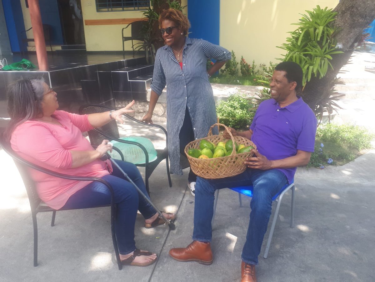 PropheteEmmelie's tweet photo. Scène haïtienne. Dany et Maggie Laferrière, Emmelie à Magik 9 https://t.co/dz3wobVZfF