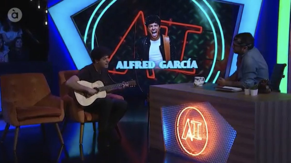 Conc_Viveros's tweet photo. El gran @alfredgarcia ofreció este maravilloso acústico de ‘Wonder’ en el programa @AssumptesAPunt de @apunt_media
No te pierdas su actuación en #ConcertsdeVivers el 19 de julio, junto a @elsjovens i @tardorvlc
❤️❤️
https://t.co/vdSvb4R4k8
+ INFO:
https://t.co/LlsR3rQ7si https://t.co/KBGMfVZhQQ