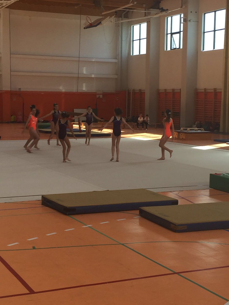 andresclavero80's tweet photo. Gran exhibición final de  curso de Gimnasia Artística 🤸‍♂️  en GSD Las Suertes.
Felicitar tanto a la entrenadora @LARARM86  como a las Gimnastas por su trabajo y esfuerzo de toda la temporada. Todo esfuerzo tiene su recompensa!!!👏👏👏@GSDcdeportivo https://t.co/4EckG7EfnX
