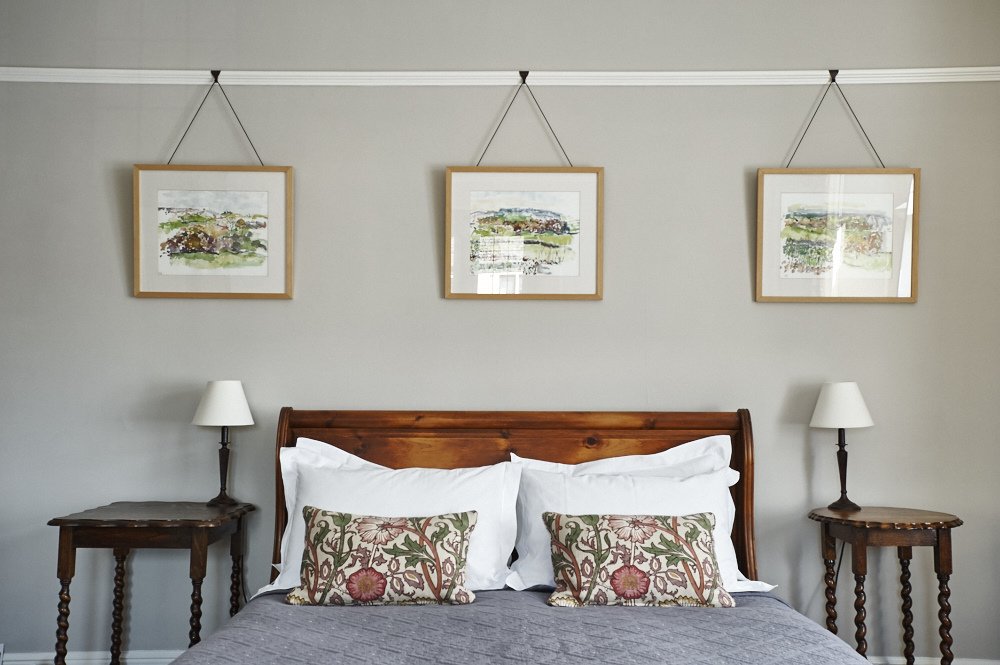 GablesBridport's tweet photo. SPECIAL OFFER!
The B &amp; B: Due to a  cancellation, we have the lovely Pink &amp; Rose room available from 24th - 27th June. Two nights, two people £180 (usually £200). Or 3 nights £245 (usually £285). Call now to book 01308 459963
Please mention the special offer when calling to book https://t.co/h1Sie1Llw5