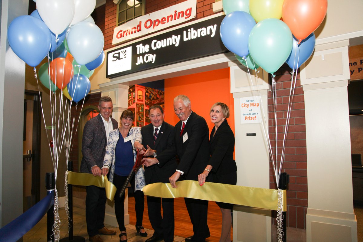 JAofUtah's tweet photo. We "officially" welcomed some exciting new businesses to JA City at the 33rd #JAGovenorsBreakfast, but let's make it official again! Welcome to the #JACity Community @ARUPLabs, @SaltLakeCC, @_CountyLibrary, and @UnionPacific! https://t.co/45oEWkahxw