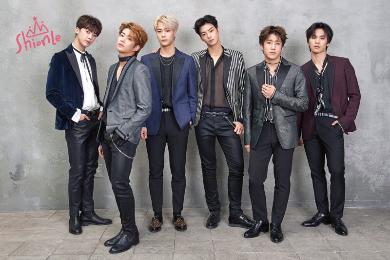 группа ateez 2021. группы кпоп 5 участников. тхт 2021 группа. Le sserafime участницы. группа tnx 2022.