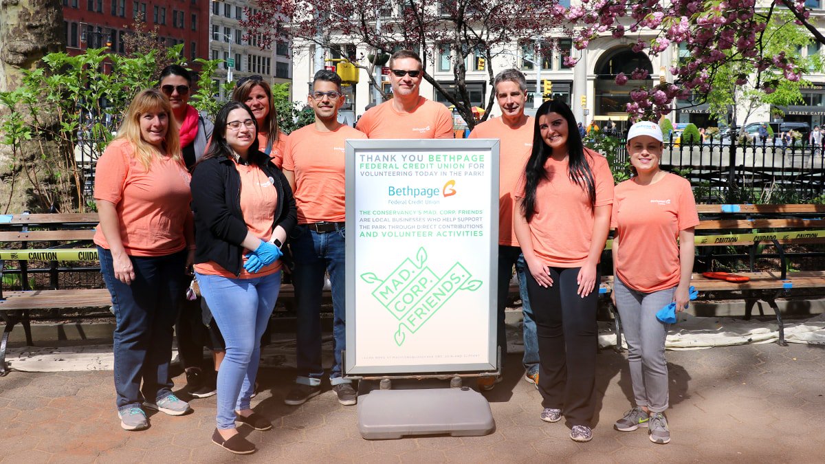 fourleaffcu's tweet photo. Bethpage invests in its #communities through large-scale and local #neighborhood sponsored events, #volunteerism, and #CharitableGiving. Learn more about our #community programs here. https://t.co/UdbnJodWg9 https://t.co/rCl3I0uvQ2