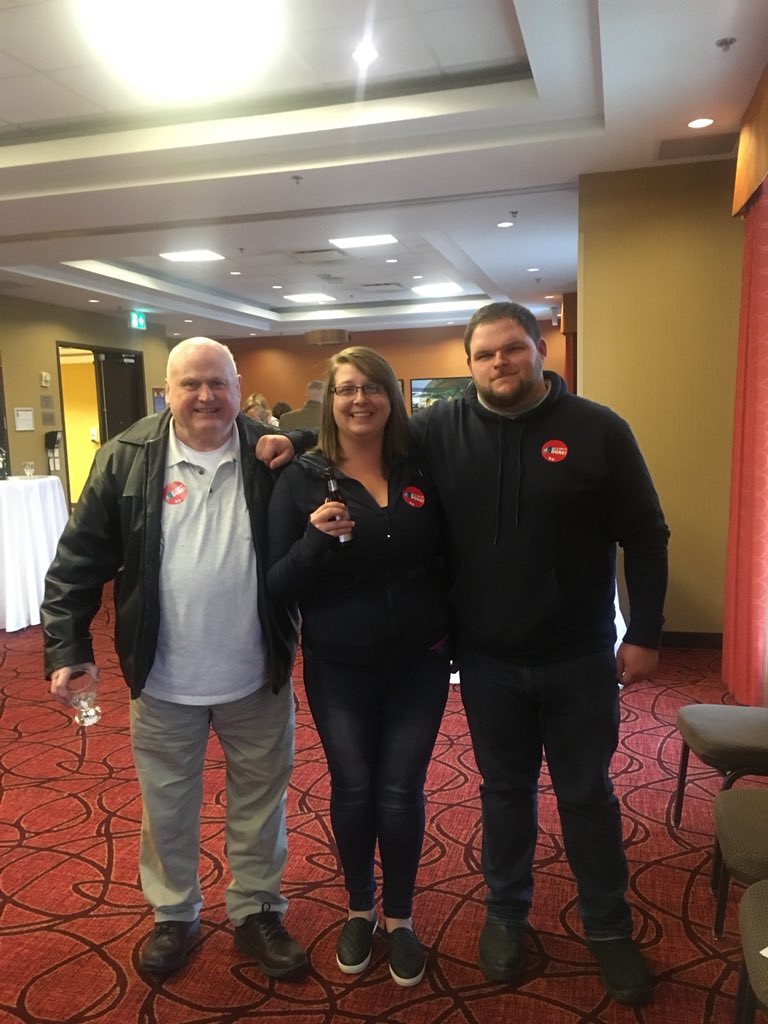 mossychic_87's tweet photo. Local 90011 Members showing their support for their Bargaining Teams at the Members Mixer.

#NPSW2019 #PSACSJYWC https://t.co/R6PT8whYrE