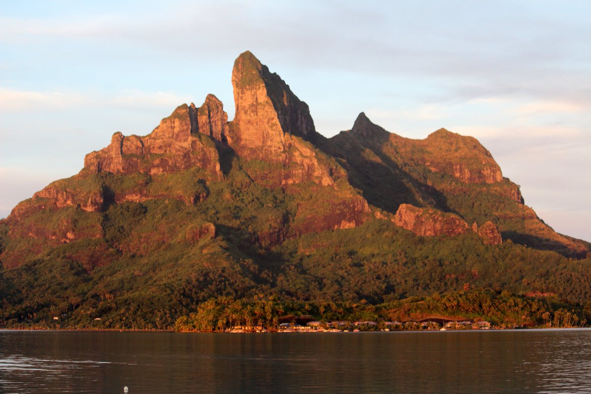 easyTahiti's tweet photo. #bora #borabora #otemanu #MountOtemanu #inspection #visite #tahiti #easytahiti https://t.co/xPLjzNrUzx