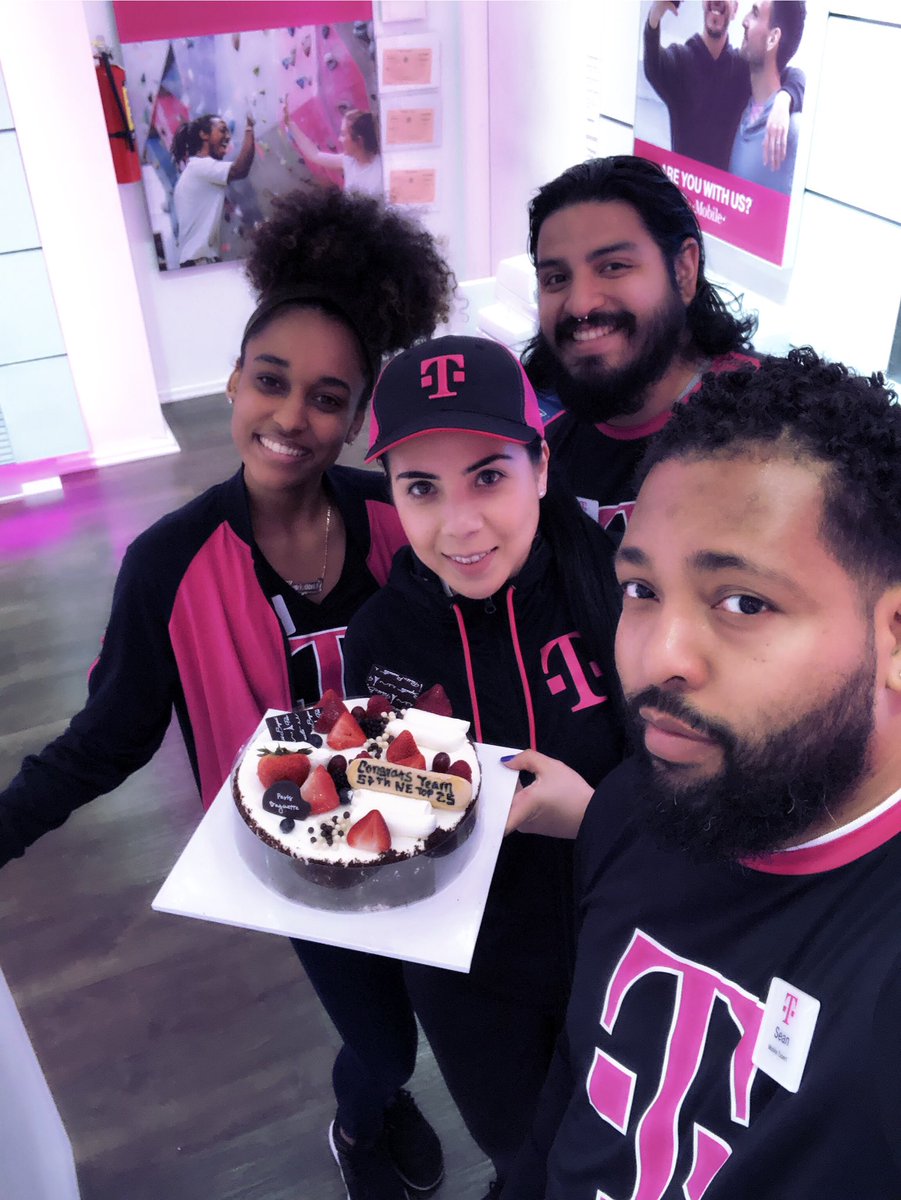 Team 57th celebrating May top 25 NE UCLB ranker! Big team accomplishment 🔥💪🏻 #inittowinit #DreamTeam #NERules #AreYouWithUs #eresdelosnuestros