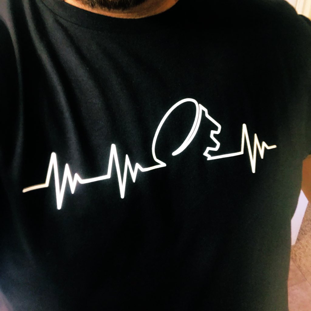 lekz55's tweet photo. RootsHeartbeat.
New design. Itβs simple but it speaks volumes to me and I hope it speaks even more to you.
What do you see and what does it mean to you??
#lekz55 #idabble #keepingculturealive #samoa #tonga #kavabowl #tanoa #kumete #roots #heartbeat https://t.co/BLJzWbeKhA